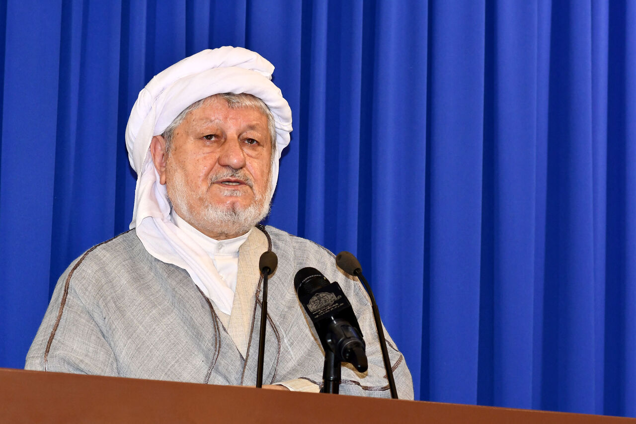 مشکلات امروز کشور ناشی از دسیسه خارجی‌ها و ضعف برخی مدیران است