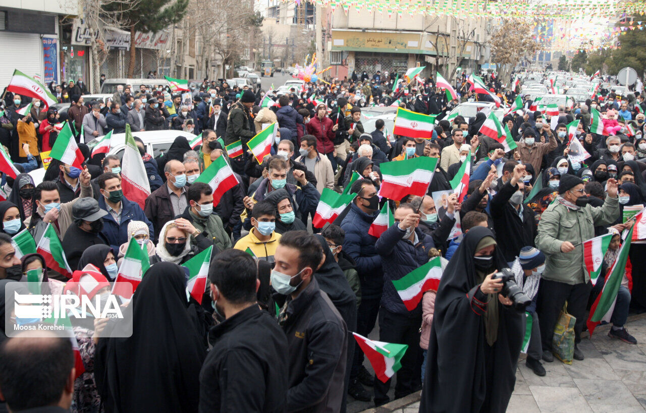 "بیعت دوباره البرزی ها با آرمان های انقلاب اسلامی" سر خط  اخبار هفتگی البرز 