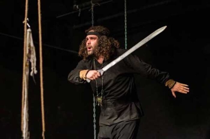 تقابل فریاد ۴۹ نمایشِ تماشاخانهها با غریو آثار تئاتر فجر