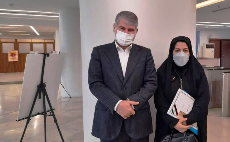 زن عجب‌شیری به عنوان تسهیل‌گر برتر کشور انتخاب شد