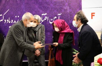 گشایش یک دبیرستان با حضور وزیر آموزش و پرورش در حاشیه شهر مشهد 