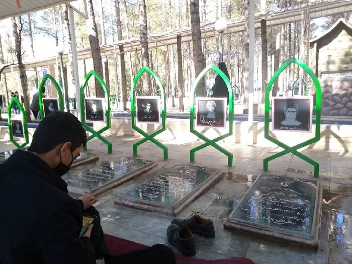 قرار عاشقی با پدران آسمانی