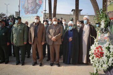 پیکر سردار مهدوی نژاد بر دستان مردم سمنان تشییع شد