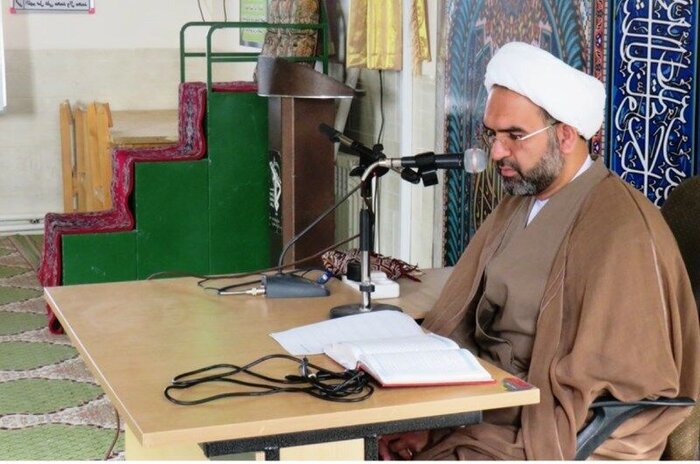 امامجمعه مهریز: واحدهای صنعتی از نشان تجاری منطقه در تولید کالا استفاده کنند