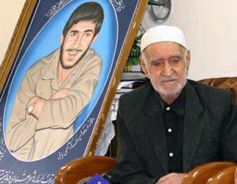 استاندار فارس درگذشت پدر سردار شهید هاشم اعتمادی را تسلیت گفت استاندار فارس درگذشت پدر سردار شهید هاشم اعتمادی را تسلیت گفت