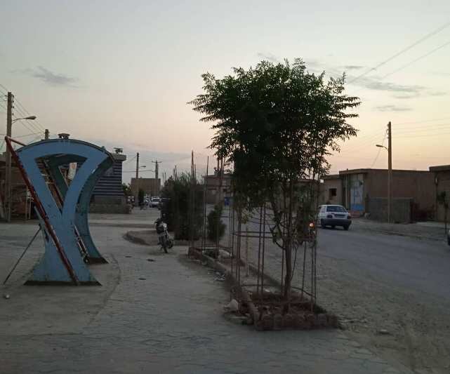 اهالی شهر مرزی کرند گلستان همت جهادی دولت را رافع مشکلاتشان میدانند