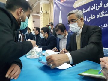 برپایی میز خدمت و ارتباط مردمی با حضور استاندار و مسوولان استان همدان