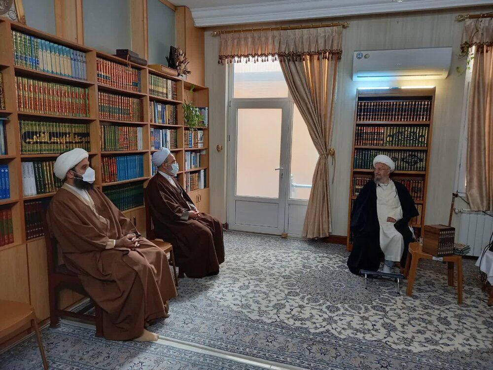 آیتالله مکارم شیرازی: کارهای مهمی در حوزههای علمیه شروع شده است