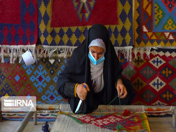 رشته گلیم‌بافی در جوین خراسان رضوی احیا شد