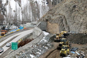 Construction de l'autoroute Téhéran-Nord en cours