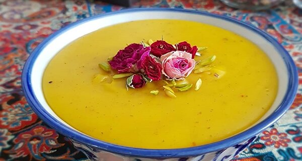 یک دسر سنتی و مقوی برای سالمندان
