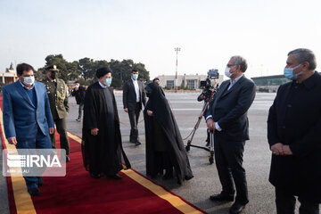 Raisi departs for Qatar