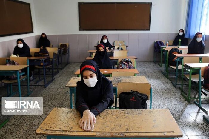 تداوم شیوع اومیکرون در مازندران و سردرگمی والدین از درهای نیمه باز مدارس