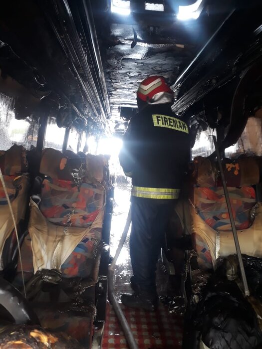 آتشسوزی در اتوبوس ریگان- کرمان/ مسافران آسیب ندیدند