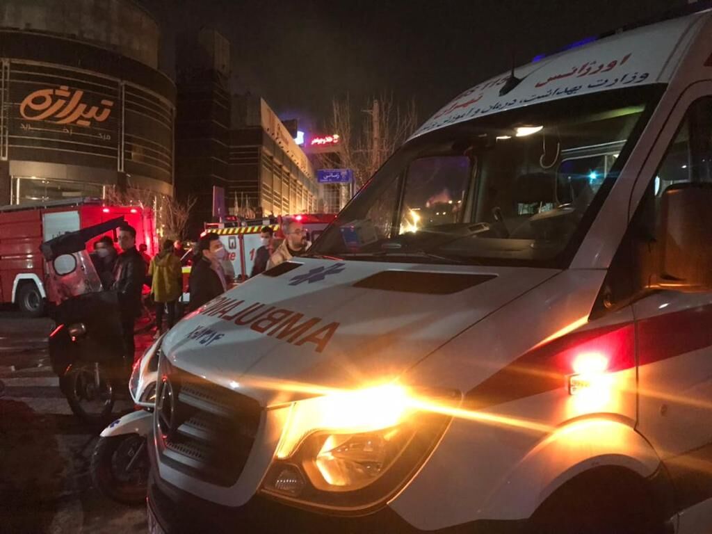 شمار نهایی مصدومان آتش سوزی شب گذشته پاساژ تیراژه به ۱۹ نفر رسید