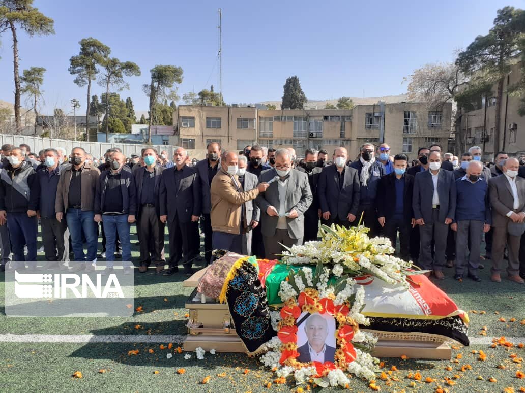 پیکر پهلوان فرخیان قهرمان اسبق کشتی جهان در خاک شیراز آرام گرفت پیکر پهلوان فرخیان قهرمان اسبق کشتی جهان در خاک شیراز آرام گرفت