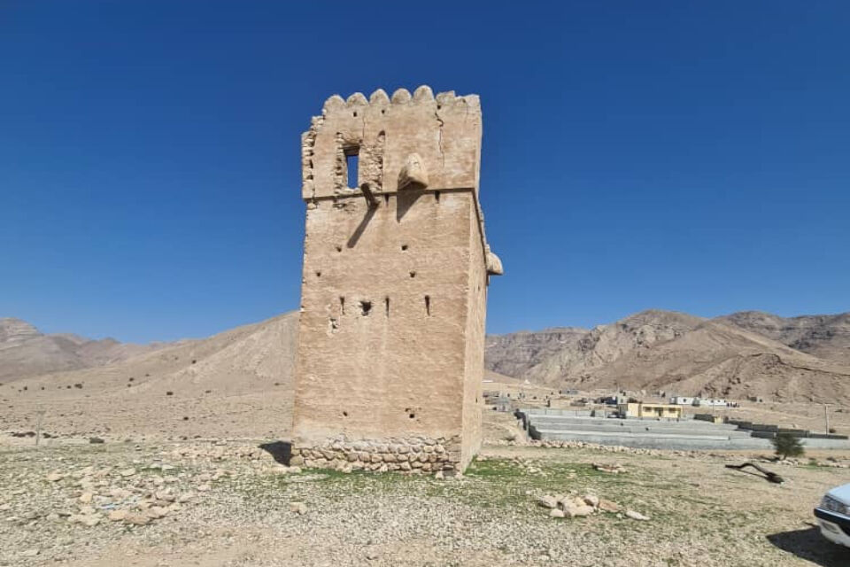 خیران هزینه مرمت قلعه برج گری کوه کوهیج بستک قبول کردند خیران هزینه مرمت قلعه برج گری کوه کوهیج بستک قبول کردند