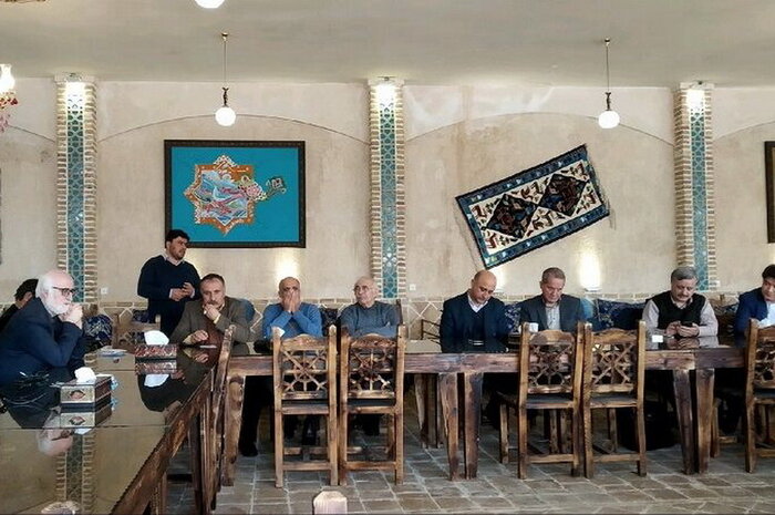 کاکایی: قد جشنواره شعر فجر هنوز به رویدادهای تئاتر، سینما و موسیقی نرسیده است