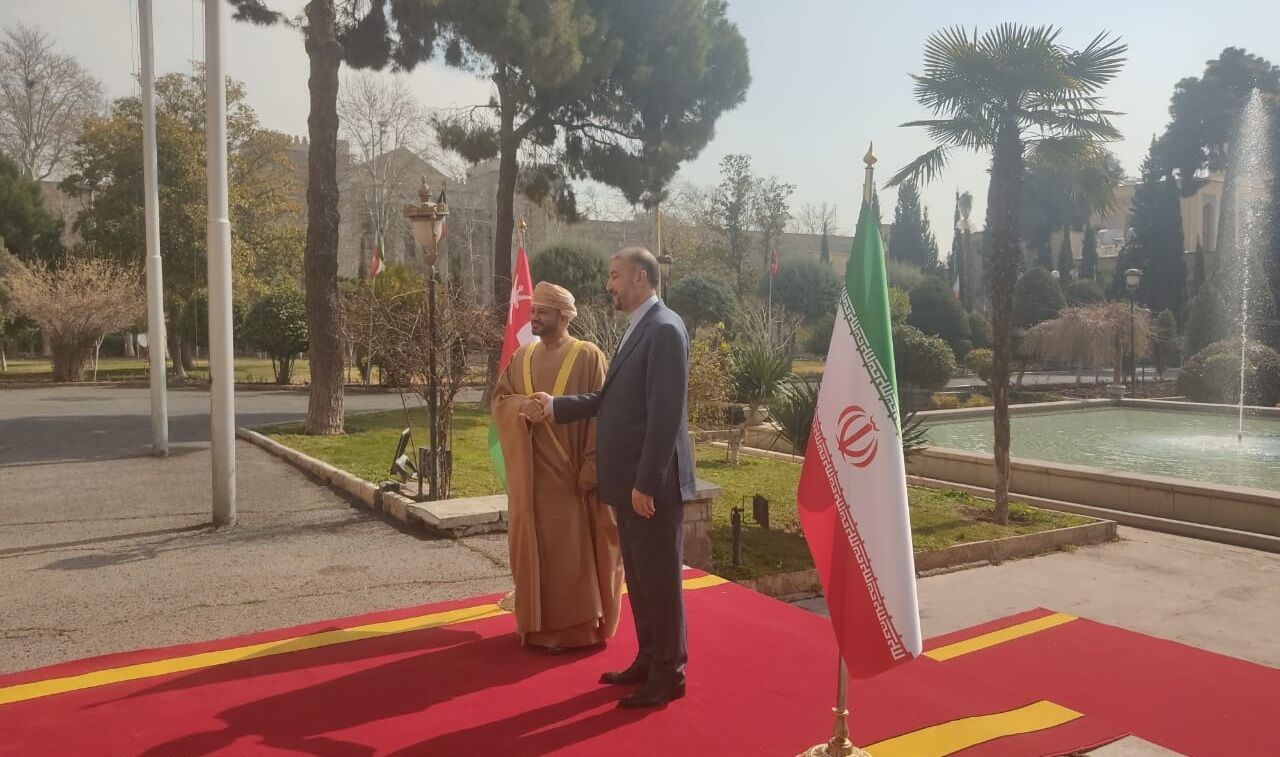 عمانی وزیر خارجہ کی امیر عبداللہیان سے ملاقات