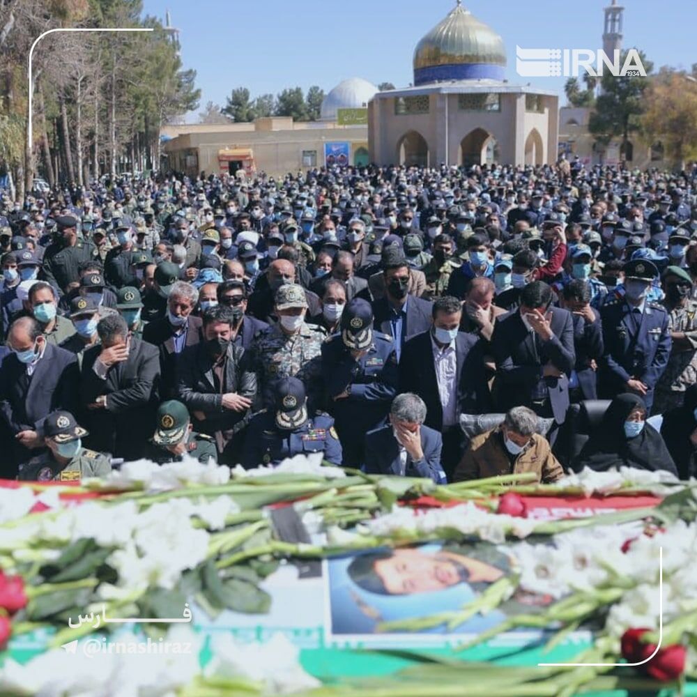 پیکر خلبان شهید سانحه هوایی تبریز در شیراز تشییع شد