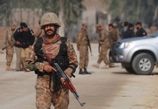 ۱۰ تروریست به دست ارتش پاکستان کشته شدند