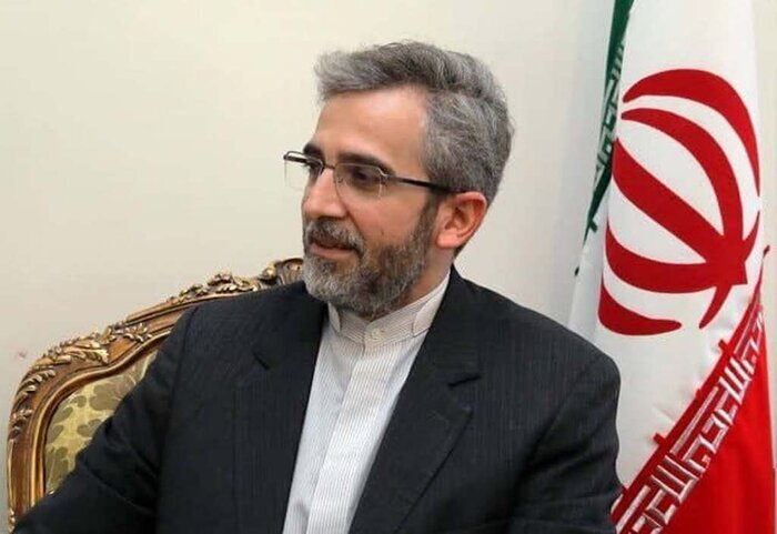 إيران تتوقع مبادرة عملية وذات مصداقية من الغرب / باقري يعود إلى طهران