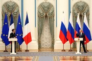 مکرون و پوتین گفت و گو کردند/ فرانسه خواستار توقف فوری حمله روسیه به اوکراین شد