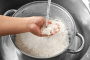 مهمترین مزیت خیساندن برنج قبل از پخت حذف آلودگی آن از فلزات سنگین است
