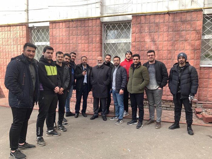 حضور سفیر ایران در محل پناهگاه دانشجویان ایرانی در اوکراین