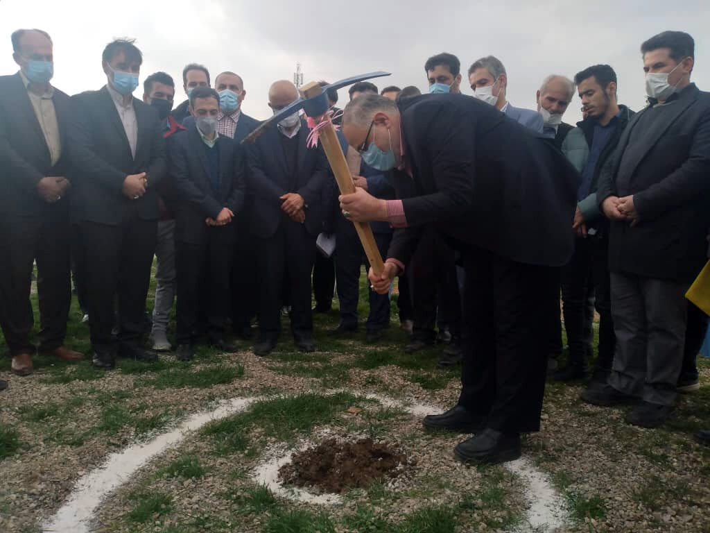 کلنگ احداث هتل ورزش تاکستان به زمین زده شد