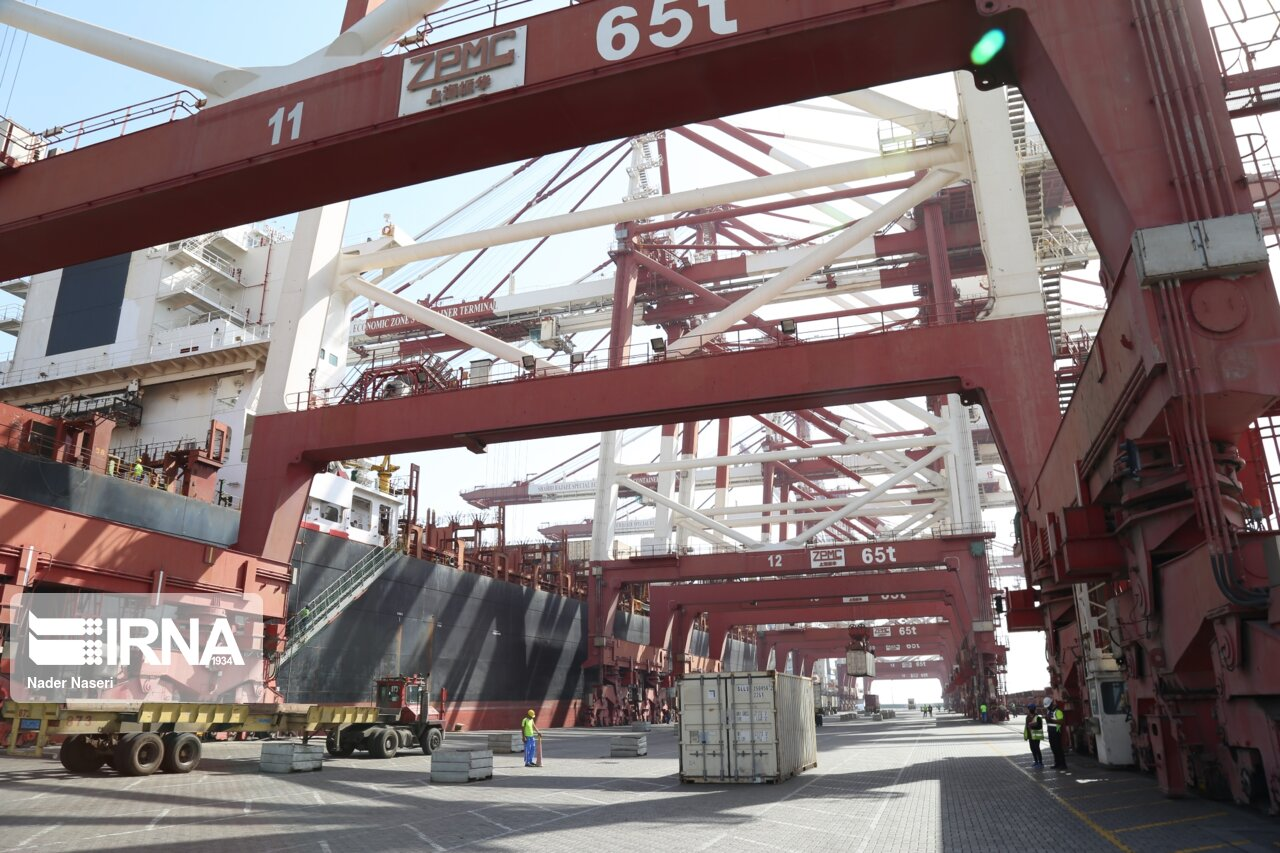 از کاهش قیمت ۴۵۰۰ قلم کالا تا سرمایهگذاری در معادن کشور