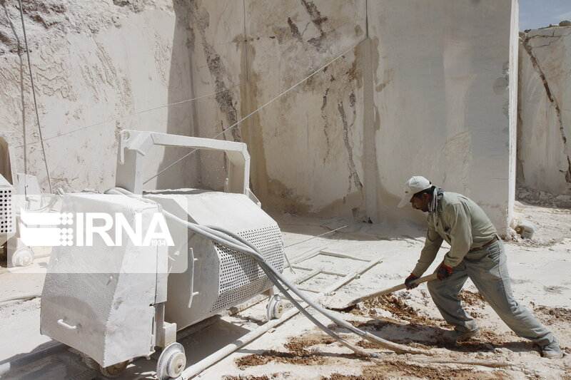 از کاهش قیمت ۴۵۰۰ قلم کالا تا سرمایهگذاری در معادن کشور