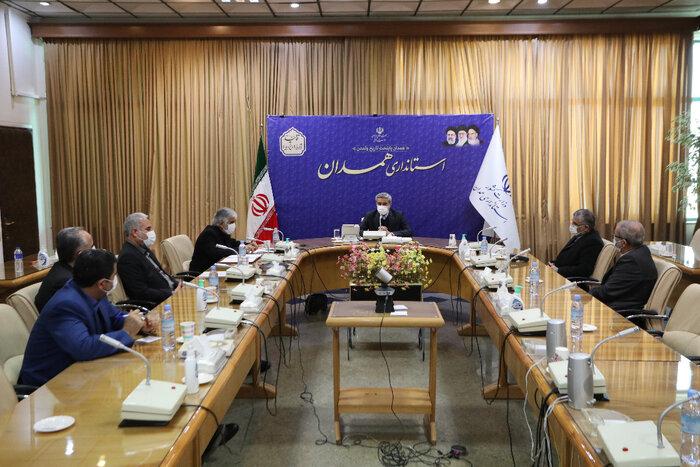 استاندار همدان: زمینه مشارکت مجموعههای اقتصادی در آزادی زندانیان فراهم شود