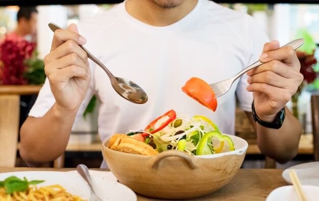 پرهیز از کدام موادغذایی سلامت مردان را افزایش میدهد؟