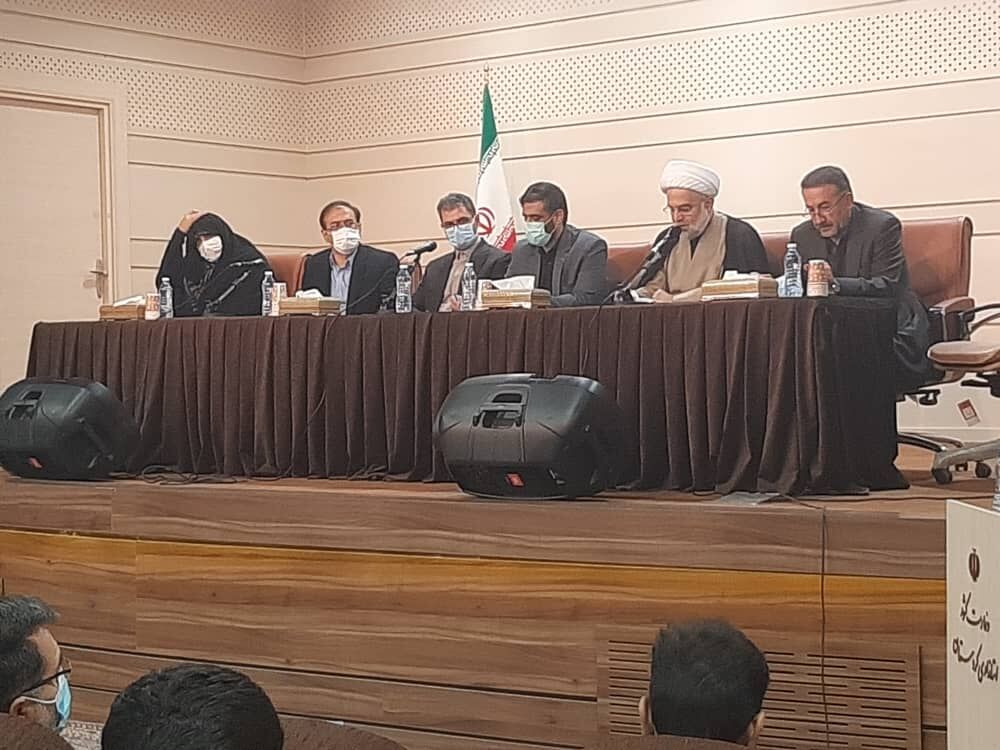 نماینده ولی فقیه در کردستان: جوانان منتظر اقدامات عمده در کردستان هستند نماینده ولی فقیه در کردستان: جوانان منتظر اقدامات عمده در کردستان هستند