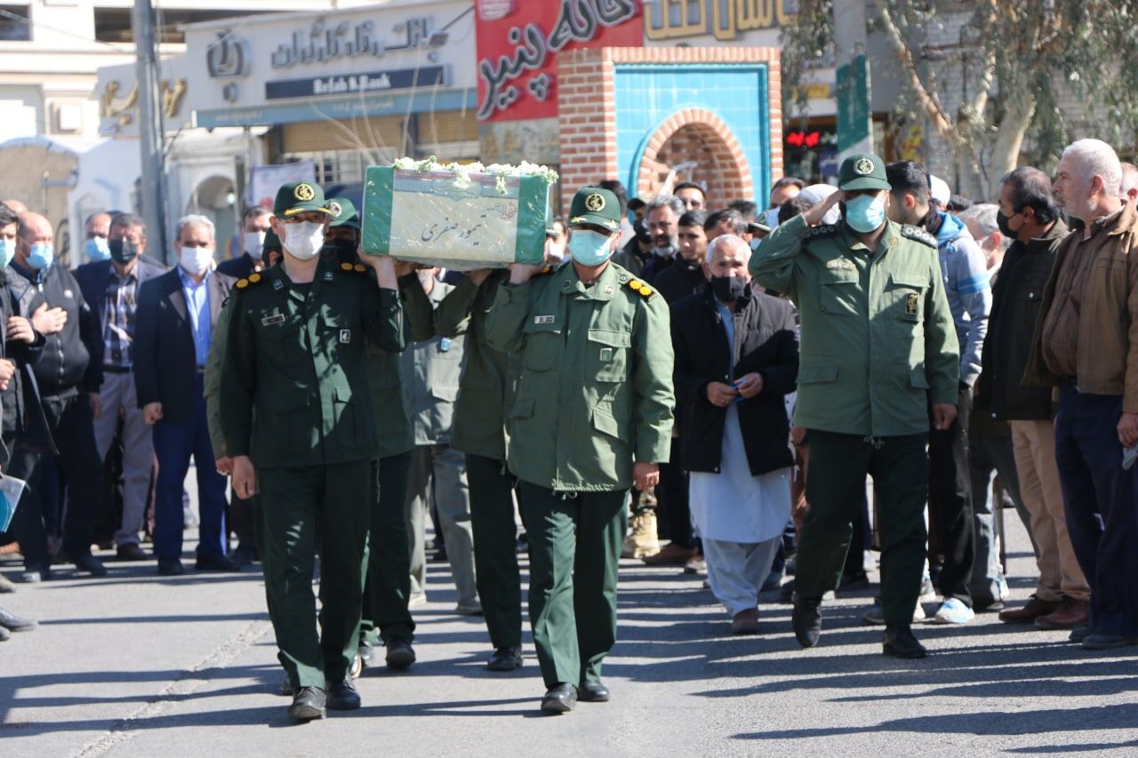 پیکر مطهر شهید مدافع حرم در ساوه تشییع شد