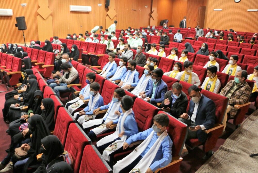 جشنواره سرود آوای حرا در شیراز برگزار شد جشنواره سرود آوای حرا در شیراز برگزار شد