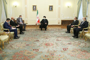 Raisi insta a desarrollar las actuales relaciones estratégicas entre Teherán y Damasco