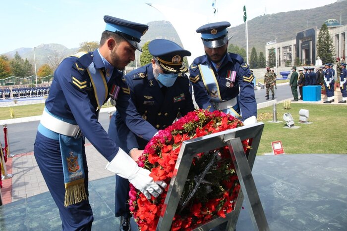 Iran Air Force commander meets Pakistani counterpart