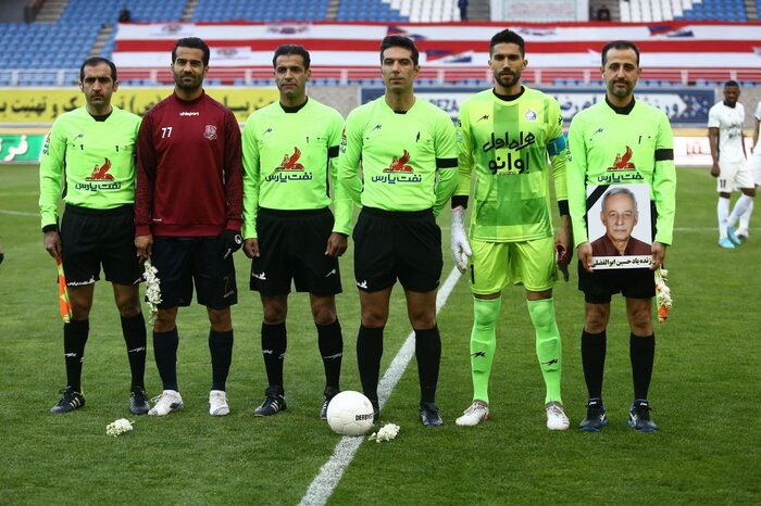 توقف استقلال در مشهد با دستهای حقیقی/هدیه آبیها به پرسپولیس