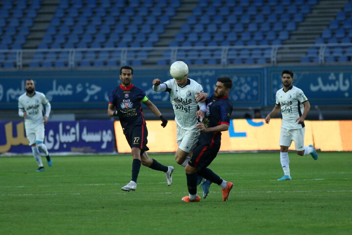 لطیفی: شهرآورد تکلیف قهرمان را مشخص میکند/ مقصر سربازان استقلال معرفی شوند