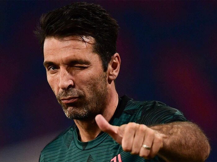 توقف استقلال در مشهد با دستهای حقیقی/با سه گل، فاصله پرسپولیس با صدر به سه امتیاز رسید