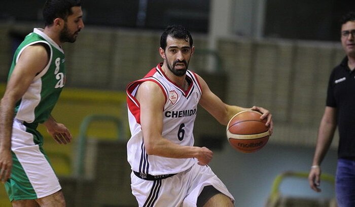 توقف استقلال در مشهد با دستهای حقیقی/با سه گل، فاصله پرسپولیس با صدر به سه امتیاز رسید