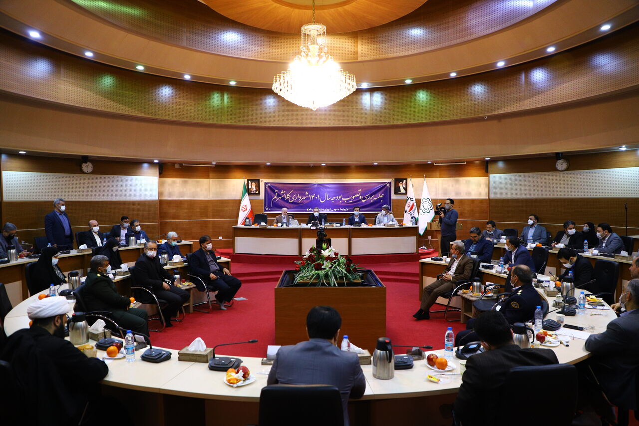 توسعه پارکینگ و تقویت حمل ونقل عمومی راهبرد شهرداری قم است توسعه پارکینگ و تقویت حمل ونقل عمومی راهبرد شهرداری قم است