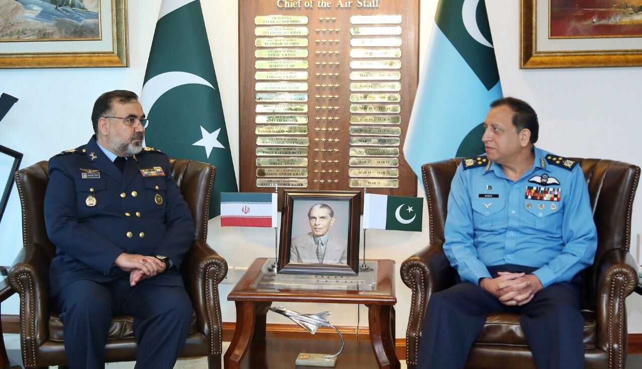 Iran Air Force commander meets Pakistani counterpart