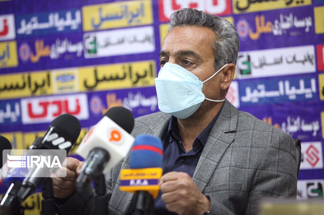 سرمربی تیم فجر سپاسی : دست هایم را بالا نمی برم سرمربی تیم فجر سپاسی : دست هایم را بالا نمی برم