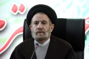 نماینده ولی فقیه در لرستان: توسعه کشور با تلاش مجموعه آموزش و پرورش امکان پذیر است 