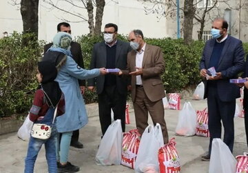 ۱۲۰۰ بسته معیشتی بین خانواده و فرزندان زندانیان کرمانشاه توزیع شد