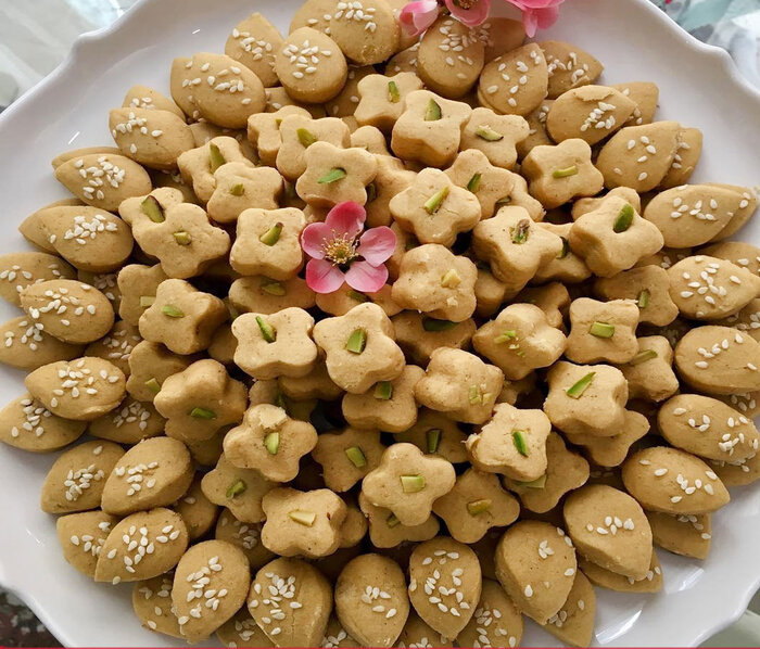  شیرینی نخودچی خانگی مخصوص عید نوروز + طرز تهیه