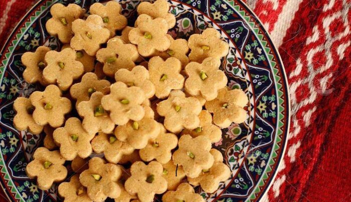شیرینی نخودچی خانگی مخصوص عید نوروز + طرز تهیه